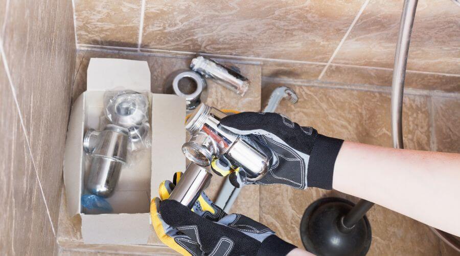 Professional gutter cleaning in Peachtree Corners, GA